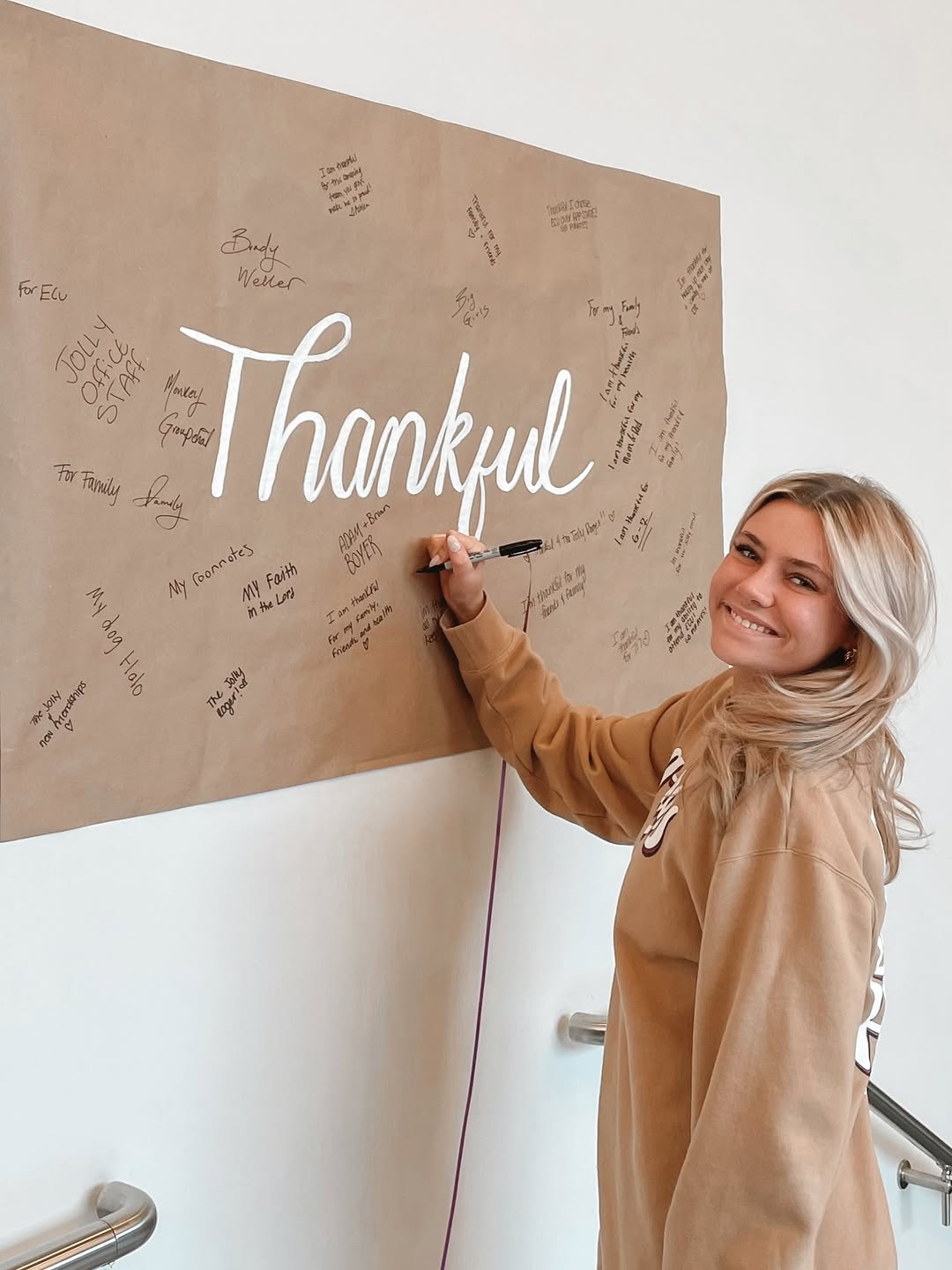 What are you thankful for? \ud83c\udf1f \nSwing by our thankful wall in the main lobby and share your gratitude with us! \nLet's spread some positivity together! \ud83d\udc9c\n\n