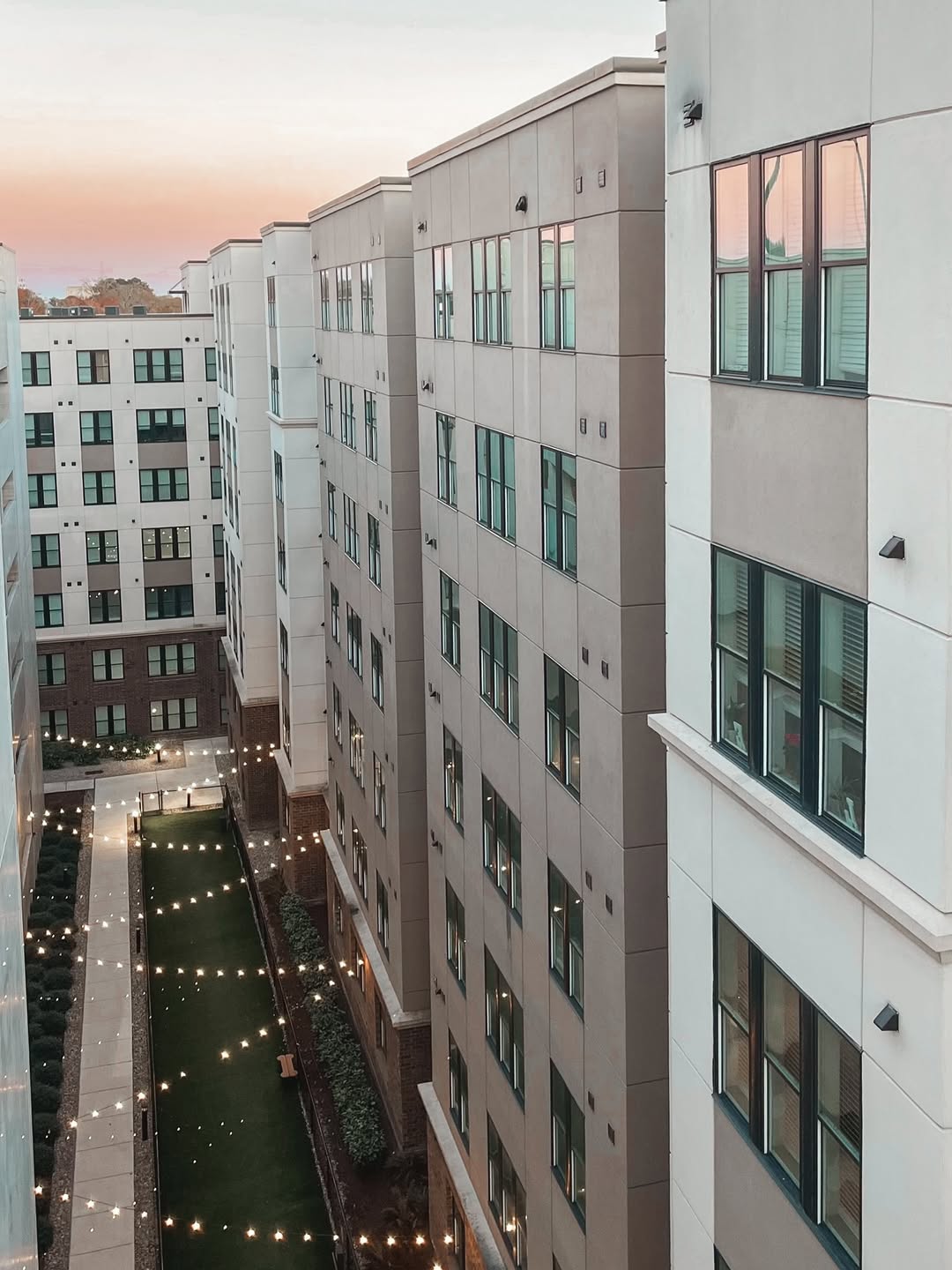 \ud83e\udd29 Views \ud83e\udd29\n\n\ud83c\udf42\u2728 Are you ready to FALL in love with where you live? As the leaves change, so can your view! \ud83e\udd73\n\n