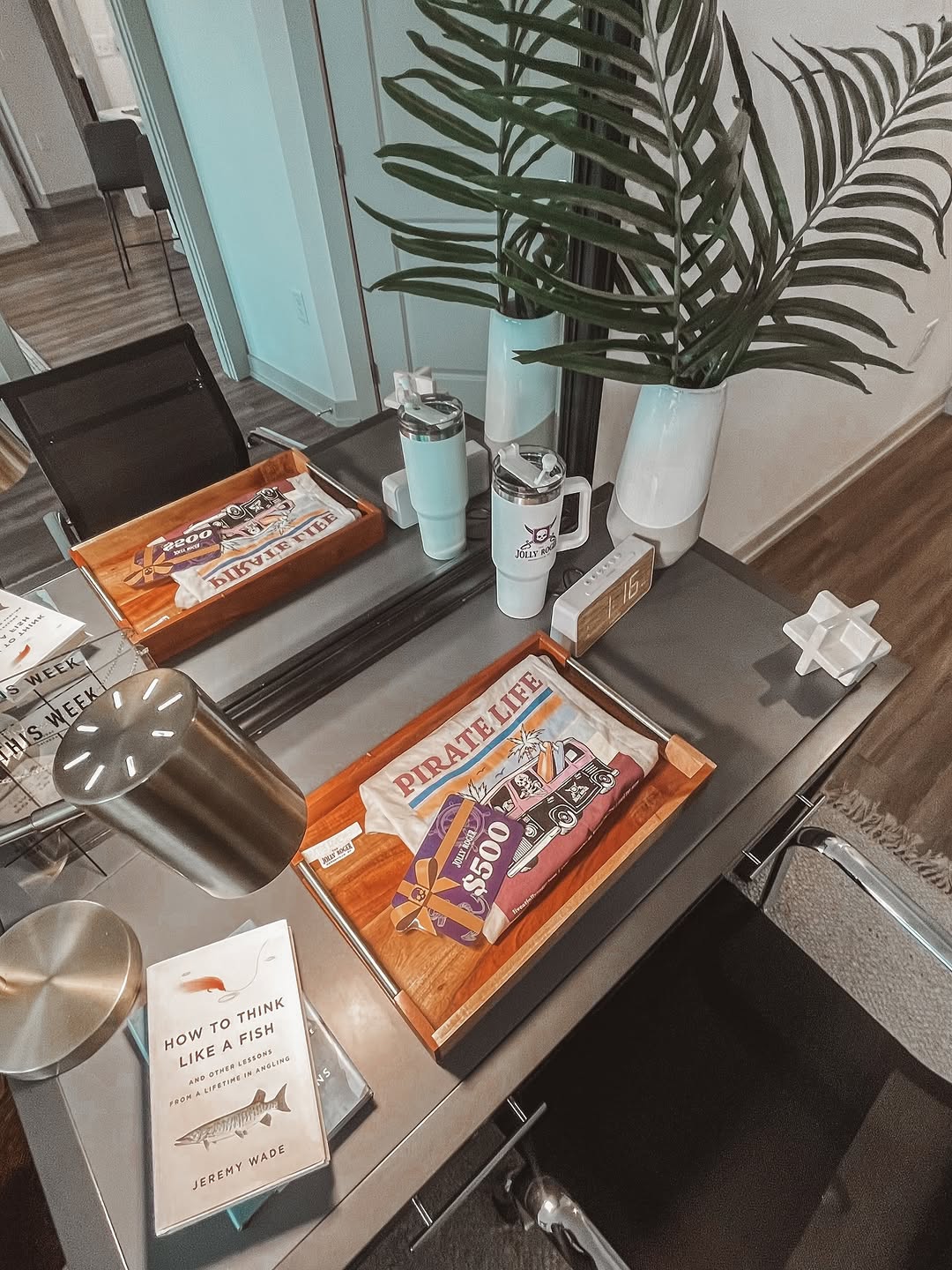 New Year, New Apartment! \ud83e\udd29\nSign this week for a chance to win $500! \n\u2b07\ufe0fDrop your New Year's resolutions! \u2b07\ufe0f \n\n