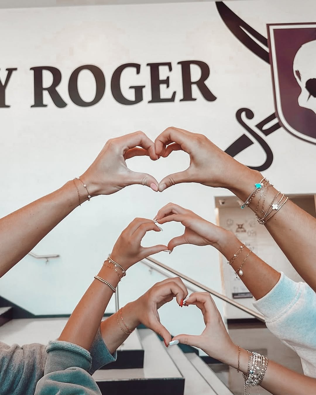 \ud83c\udf1f Permanent Jewelry Giveaway \ud83c\udf1f\n\n\u27a1\ufe0fWe are giving away TWO FREE bracelets! For you & your bestie or boo! @palpermanent will be back this Friday 2\/13!\n\u2b07\ufe0fTag your partner in crime below TO ENTER\u2b07\ufe0f